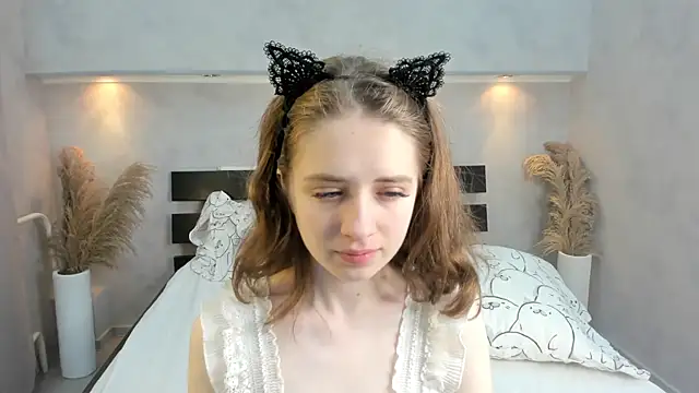 Camilla Kelly online show from 10/15/25, 01:06