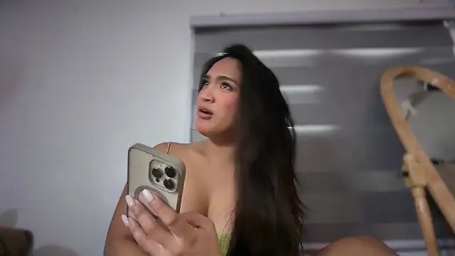 LaraBarcelo online show from 01/10/26, 06:04