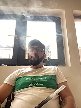 Snapshot of andrey1887 chatting on 09/08/25, 04:17 andrey1887 online show from 09/08/25, 04:17