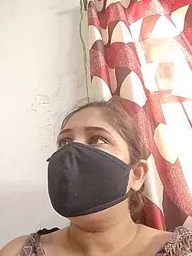 Snapshot of Ruhi_07 chatting on 05/05/26, 04:31 Ruhi 07 online show from 05/05/26, 04:31