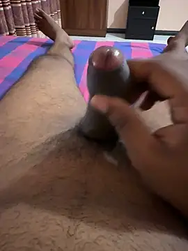 Snapshot of creepy7boy chatting on 11/30/25, 06:01 creepy7boy online show from 11/30/25, 06:01