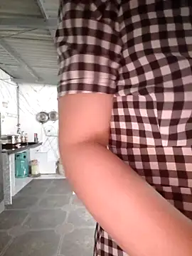 Snapshot of Rosalind_xxx chatting on 10/04/25, 11:47 Rosalind xxx online show from 10/04/25, 11:47