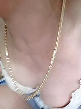 Snapshot of Rosalind_xxx chatting on 11/08/25, 11:03 Rosalind xxx online show from 11/08/25, 11:03