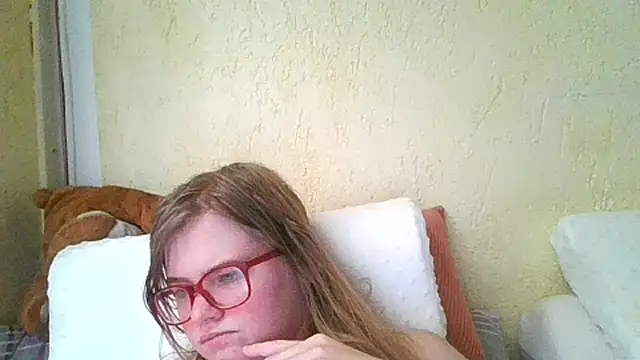 Snapshot of Moonolighta chatting on 09/09/25, 11:54 Moonolighta online show from 09/09/25, 11:54