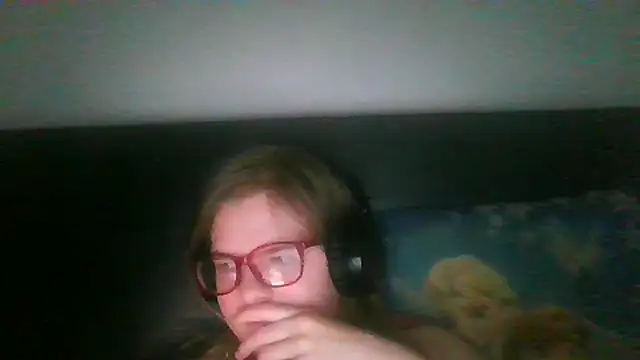 Snapshot of Moonolighta chatting on 09/26/25, 07:56 Moonolighta online show from 09/26/25, 07:56