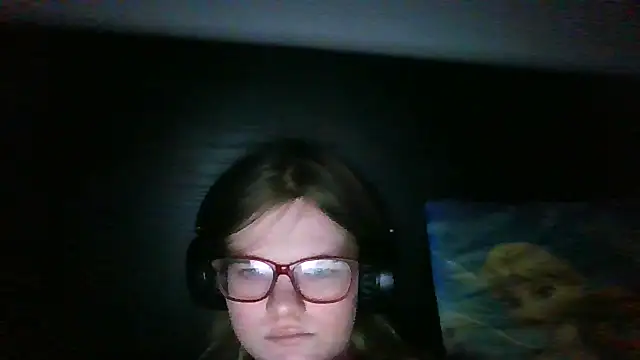 Snapshot of Moonolighta chatting on 12/02/25, 02:56 Moonolighta online show from 12/02/25, 02:56