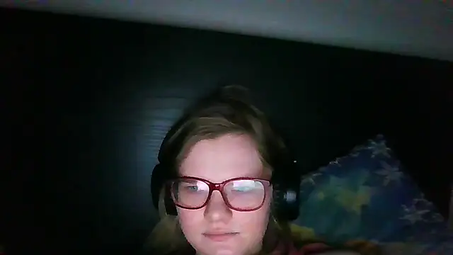 Snapshot of Moonolighta chatting on 12/05/25, 12:14 Moonolighta online show from 12/05/25, 12:14