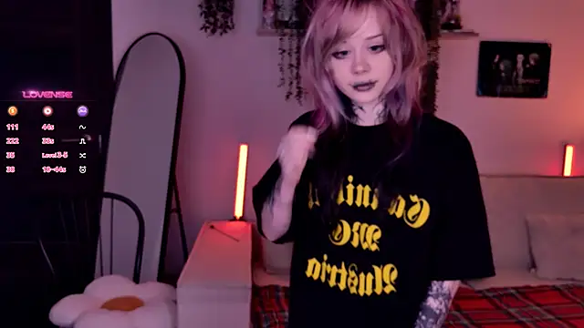 Lollyshy online show from 11/18/25, 10:31