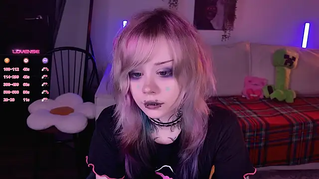 Lollyshy online show from 11/30/25, 09:57