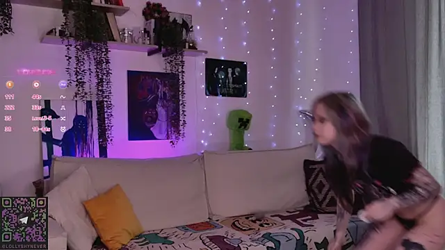 Lollyshy online show from 02/20/26, 08:27