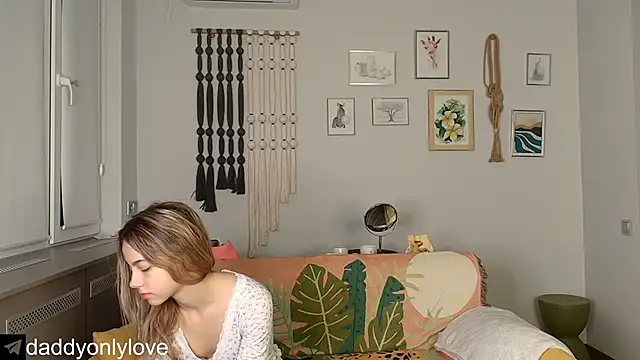 daddyonlyloveme online show from 10/28/25, 09:06