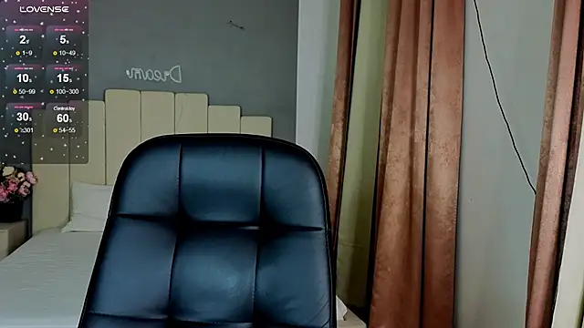 Snapshot of Alexa___Hill chatting on 09/24/25, 08:45 Alexa Hill online show from 09/24/25, 08:45