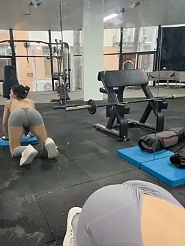 jiajia L online show from 03/05/26, 10:22