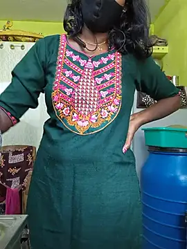 Snapshot of Honey_rosetamil chatting on 06/11/26, 02:53 Honey rosetamil online show from 06/11/26, 02:53