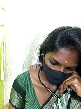 Snapshot of Honey_rosetamil chatting on 06/13/26, 01:14 Honey rosetamil online show from 06/13/26, 01:14