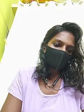 Snapshot of Honey_rosetamil chatting on 06/18/26, 08:03 Honey rosetamil online show from 06/18/26, 08:03