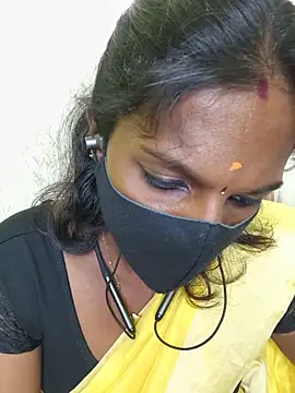 Snapshot of Honey_rosetamil chatting on 06/20/26, 07:44 Honey rosetamil online show from 06/20/26, 07:44