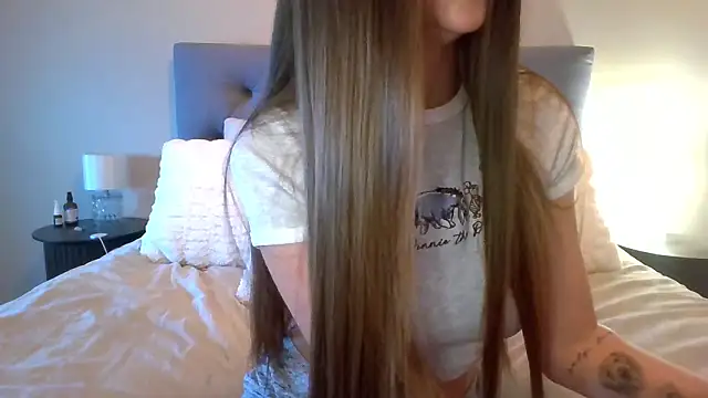 Snapshot of TaylorWest62 chatting on 01/11/26, 01:38 TaylorWest62 online show from 01/11/26, 01:38