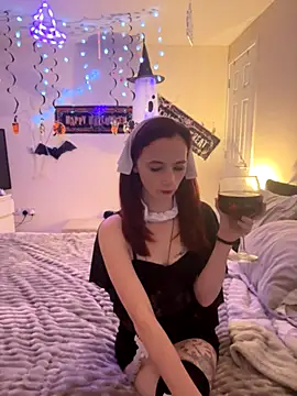 NaughtyLittleLouise online show from 10/25/25, 10:04