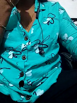 Snapshot of Sandhya_25 chatting on 11/13/25, 04:22 Sandhya 25 online show from 11/13/25, 04:22