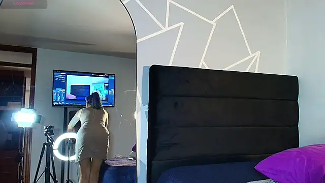 karlamoon23 online show from 04/02/26, 08:17