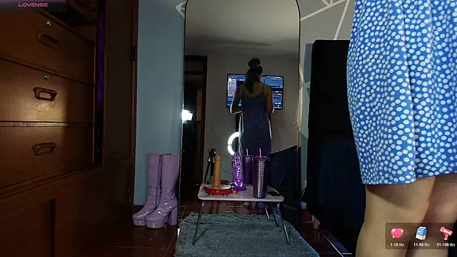 karlamoon23 online show from 04/05/26, 06:27