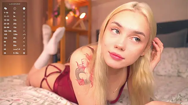 Snapshot of LilianBenskin chatting on 11/13/25, 06:45 LilianBenskin online show from 11/13/25, 06:45