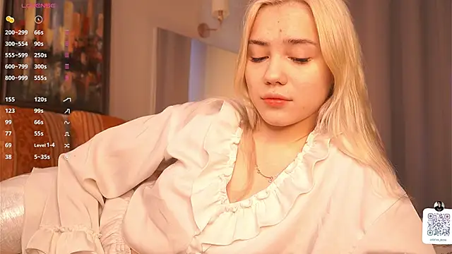 Snapshot of LilianBenskin chatting on 11/21/25, 06:01 LilianBenskin online show from 11/21/25, 06:01