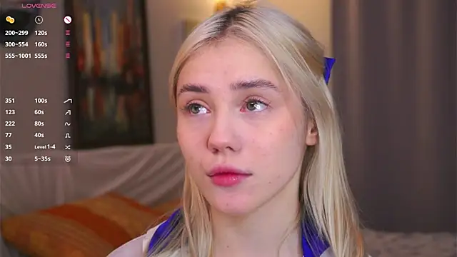 Snapshot of LilianBenskin chatting on 12/01/25, 05:23 LilianBenskin online show from 12/01/25, 05:23