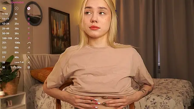 Snapshot of LilianBenskin chatting on 12/04/25, 06:44 LilianBenskin online show from 12/04/25, 06:44