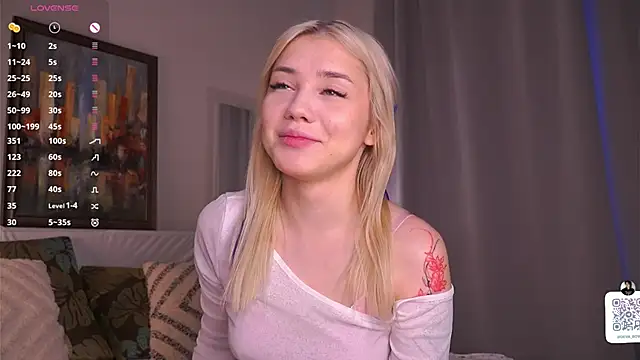 Snapshot of LilianBenskin chatting on 12/15/25, 05:44 LilianBenskin online show from 12/15/25, 05:44