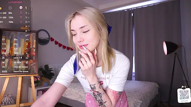 Snapshot of LilianBenskin chatting on 02/21/26, 06:25 LilianBenskin online show from 02/21/26, 06:25