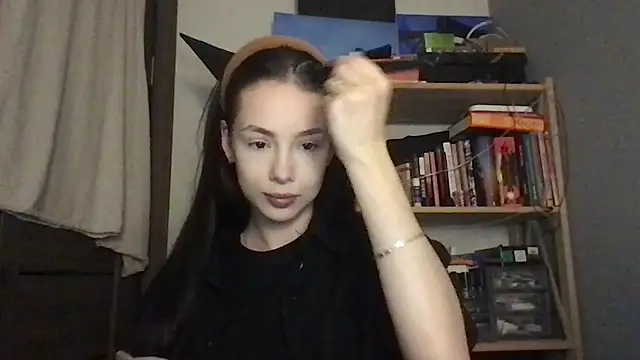 Yuna5343 online show from 11/25/25, 08:09