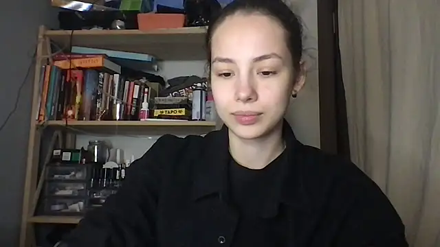 Yuna5343 online show from 12/15/25, 08:13