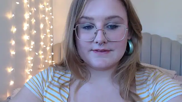 Snapshot of AgnesRoseCams chatting on 06/12/26, 10:14 AgnesRoseCams online show from 06/12/26, 10:14