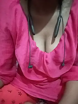 kaviyaponnu0987 online show from 07/05/26, 01:29