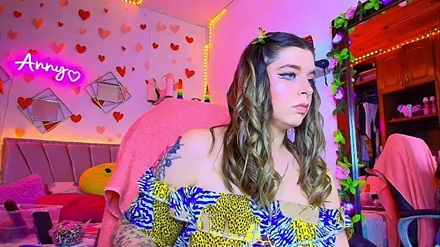 Anny Hurtado online show from 09/23/25, 07:55