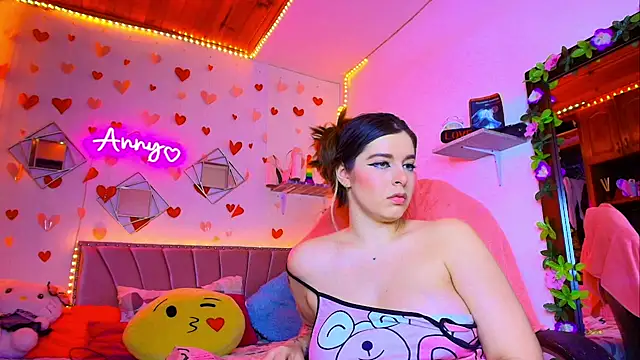 Anny Hurtado online show from 09/28/25, 06:19