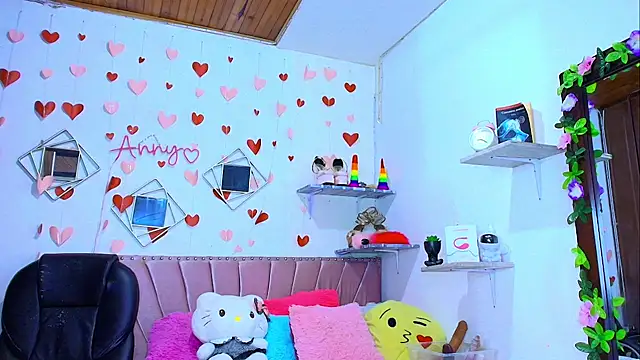 Anny Hurtado online show from 11/26/25, 05:30