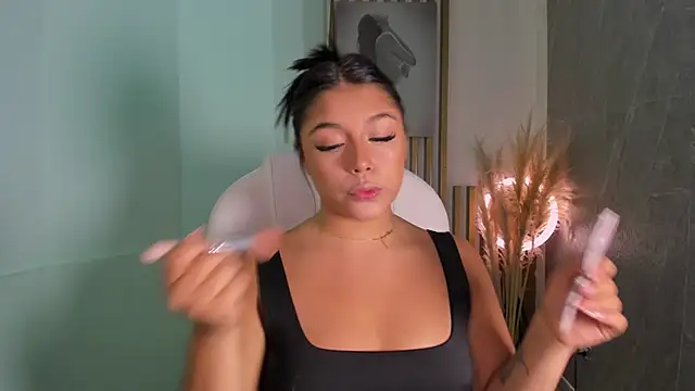 ShaniaDaniels online show from 04/20/26, 06:20