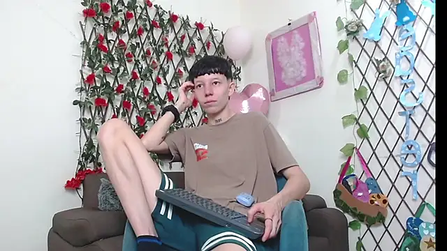 LiamBrown09 online show from 04/10/26, 07:29