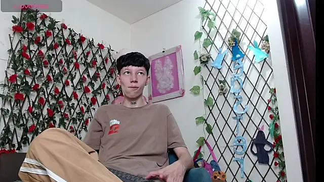 LiamBrown09 online show from 04/20/26, 07:48