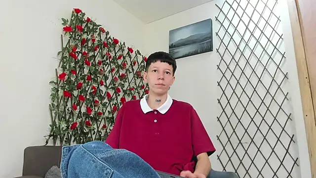 Snapshot of LiamBrown09 chatting on 07/18/26, 07:39 LiamBrown09 online show from 07/18/26, 07:39