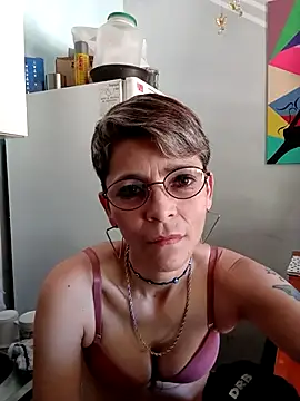 Snapshot of Lulypsicologasexual chatting on 10/19/25, 04:40 Lulypsicologasexual online show from 10/19/25, 04:40