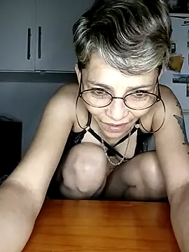 Snapshot of Lulypsicologasexual chatting on 10/20/25, 04:46 Lulypsicologasexual online show from 10/20/25, 04:46