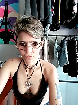 Snapshot of Lulypsicologasexual chatting on 10/31/25, 06:09 Lulypsicologasexual online show from 10/31/25, 06:09