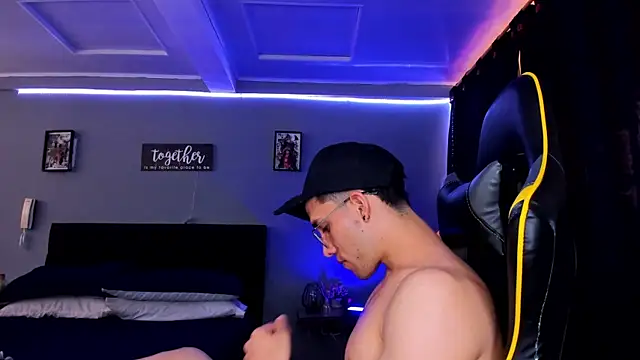 alexgiraldo   online show from 09/19/25, 02:40