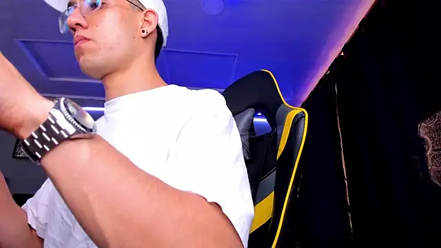 alexgiraldo   online show from 09/21/25, 01:46