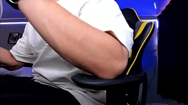 alexgiraldo   online show from 10/12/25, 05:34