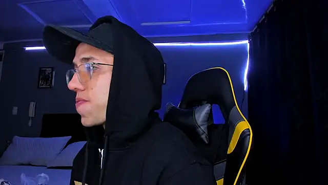 alexgiraldo   online show from 12/01/25, 06:18